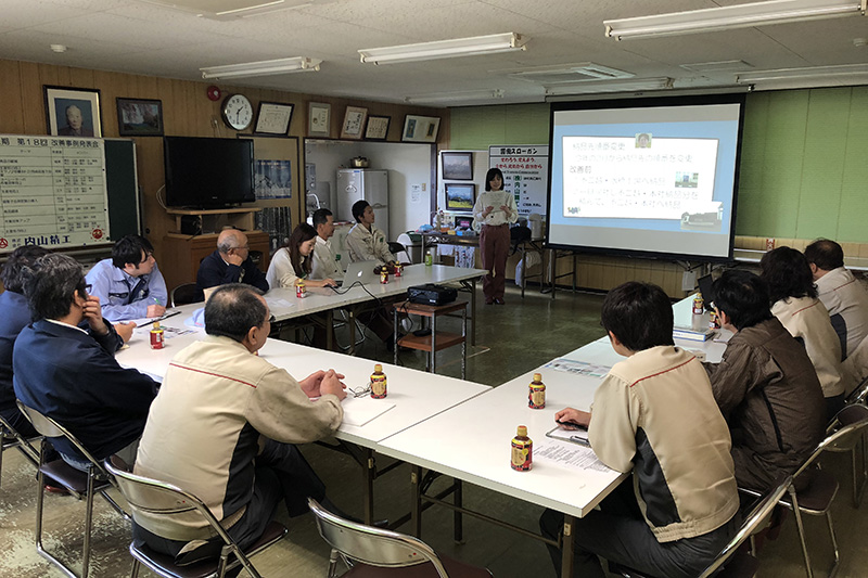 同業者が集まって毎月研修会を実施